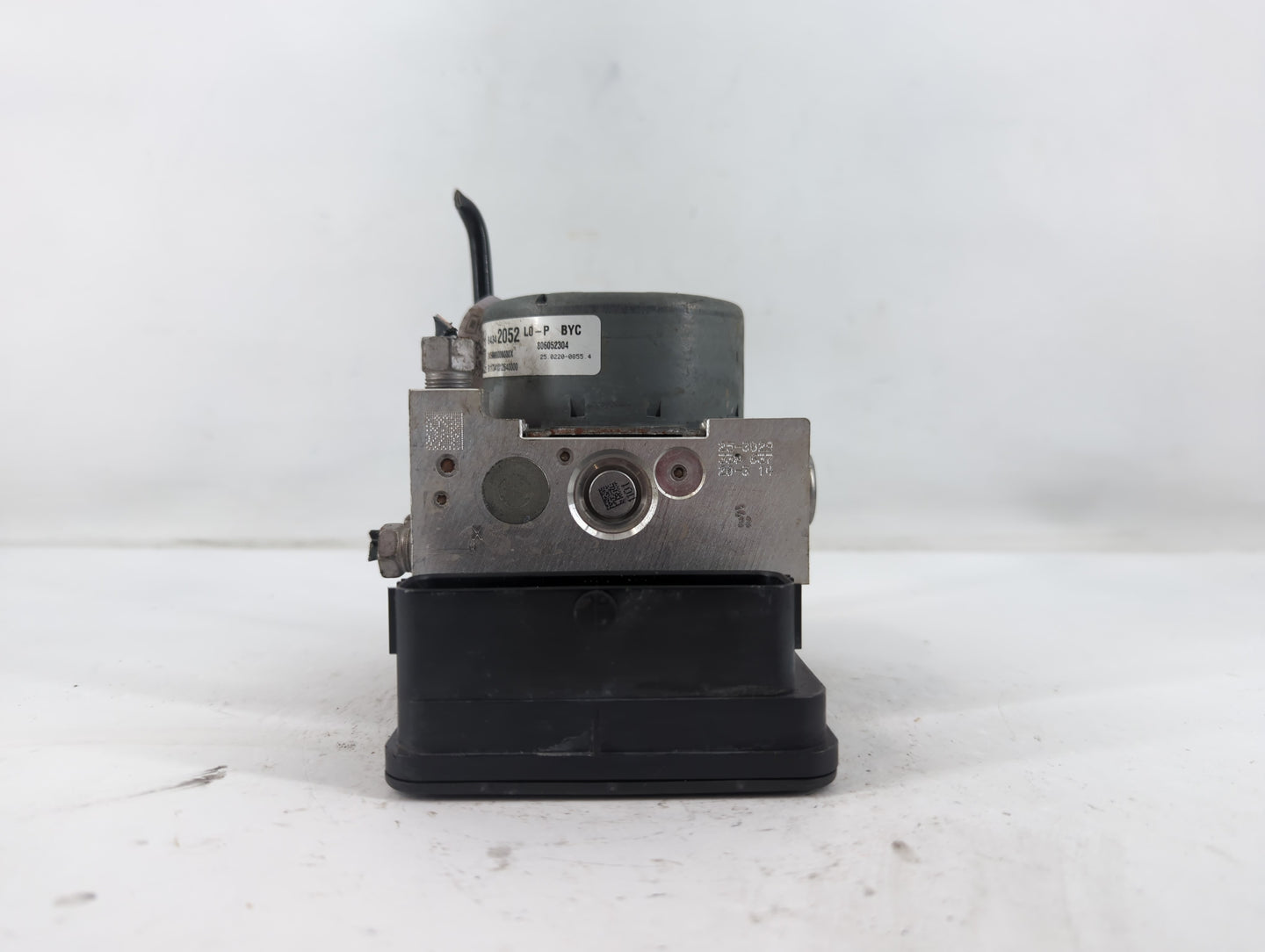 2018-2019 Chevrolet Equinox ABS Pump Control Module Replacement P/N:84342052 Fits Fits 2018 2019 2020 2021 OEM Used Auto Par
