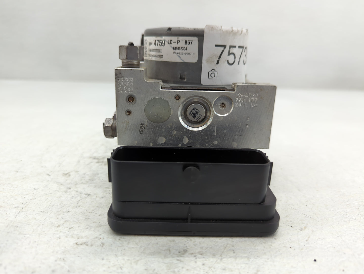 2018-2019 Chevrolet Equinox ABS Pump Control Module Replacement P/N:84414759 Fits Fits 2018 2019 2020 2021 OEM Used Auto Par