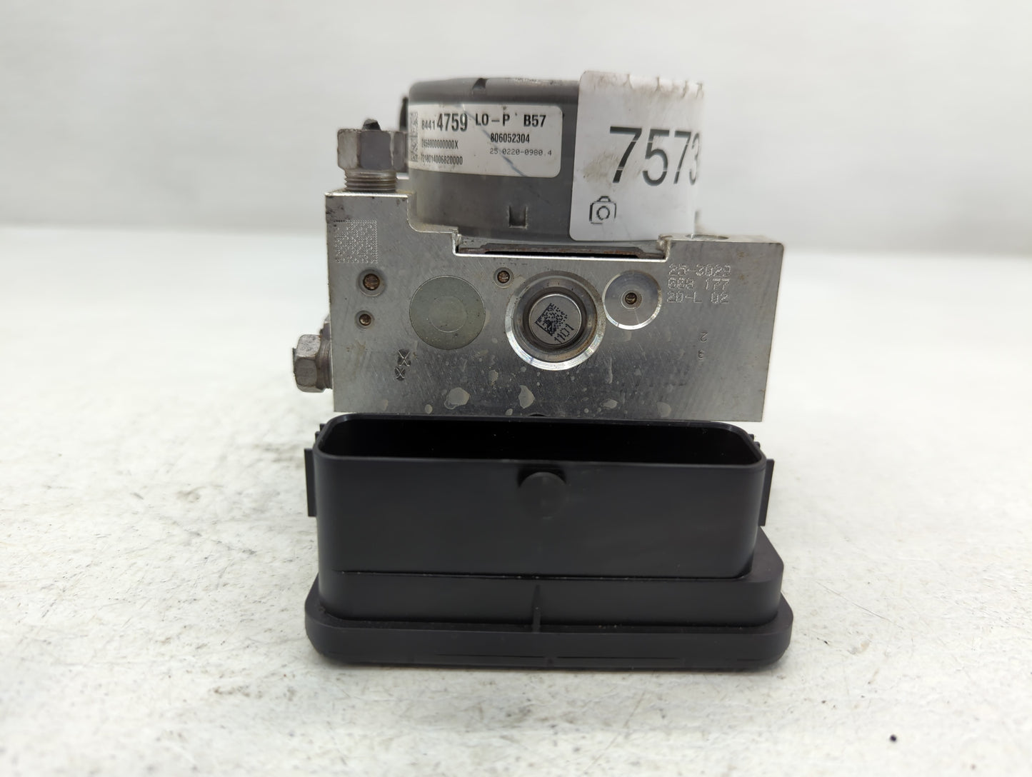 2018-2019 Chevrolet Equinox ABS Pump Control Module Replacement P/N:84414759 Fits Fits 2018 2019 2020 2021 OEM Used Auto Par