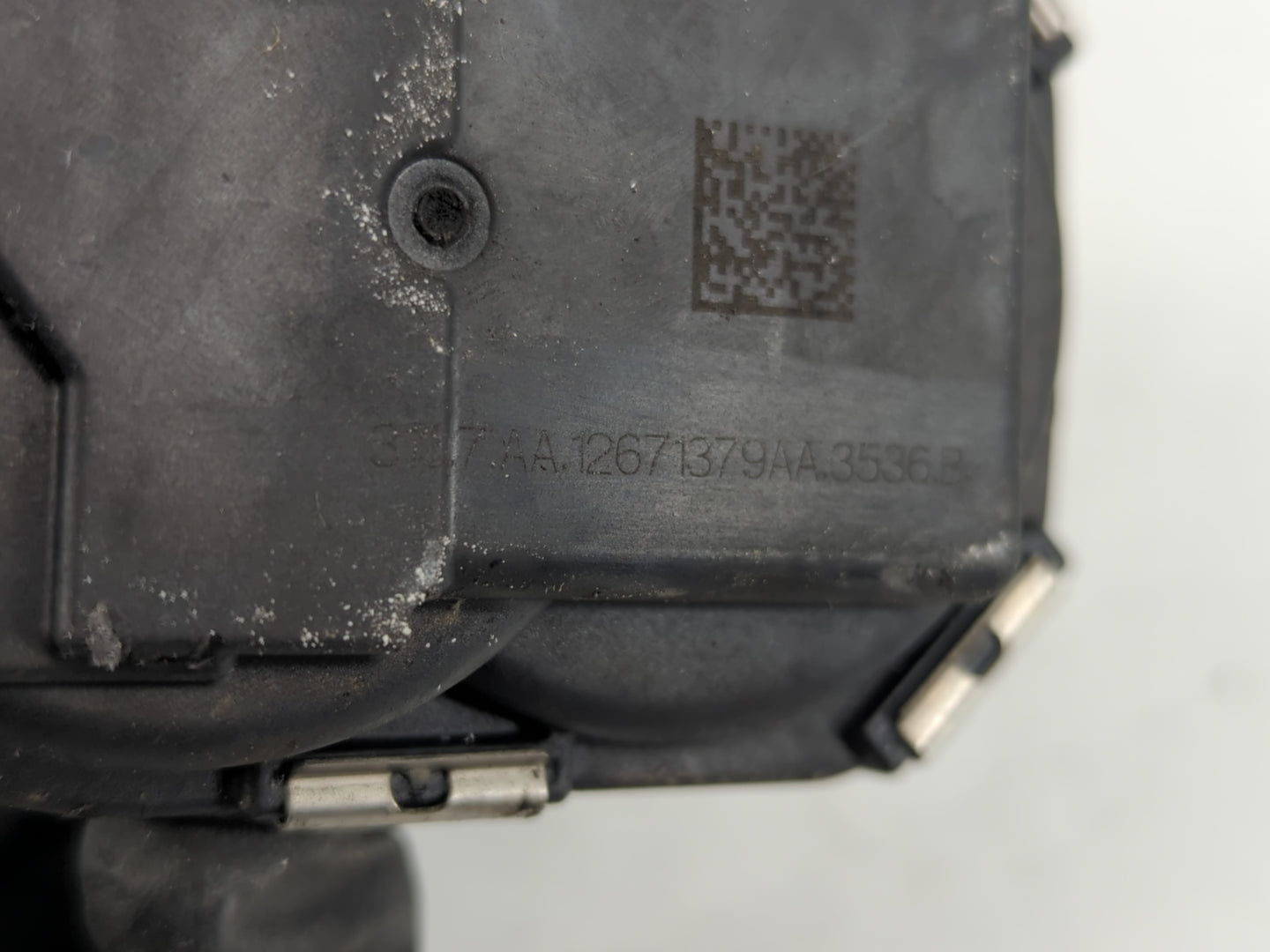 2018-2022 Chevrolet Equinox Throttle Body P/N:12671379AA Fits Fits 2016 2017 2018 2019 2020 2021 2022 OEM Used Auto Parts - 