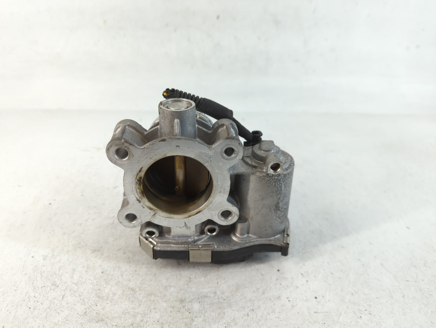 2018-2022 Chevrolet Equinox Throttle Body P/N:12671375A Fits Fits 2016 2017 2018 2019 2020 2021 2022 OEM Used Auto Parts - O