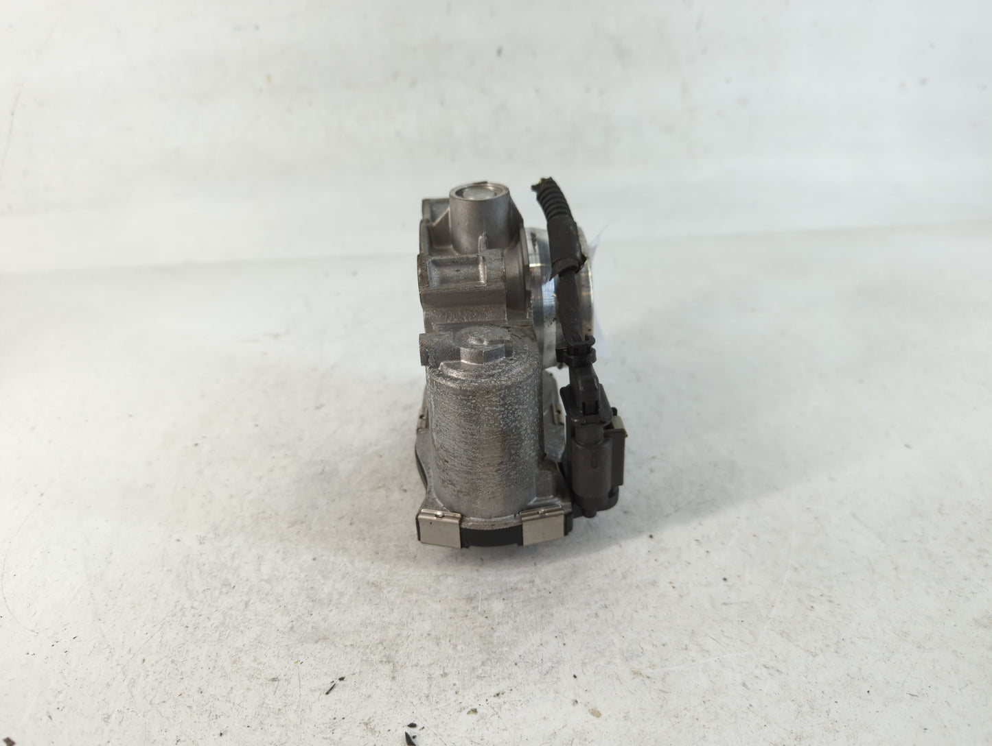 2018-2022 Chevrolet Equinox Throttle Body P/N:12671375A Fits Fits 2016 2017 2018 2019 2020 2021 2022 OEM Used Auto Parts - O