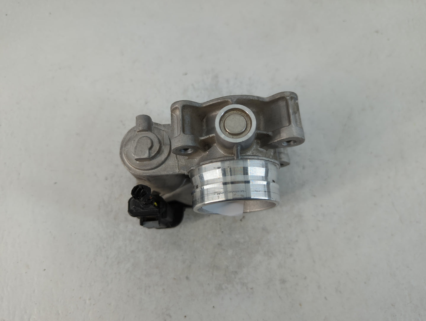 2018-2020 Chevrolet Equinox Throttle Body P/N:12671379AA Fits Fits 2013 2014 2015 2016 2017 2018 2019 2020 2021 OEM Used Aut