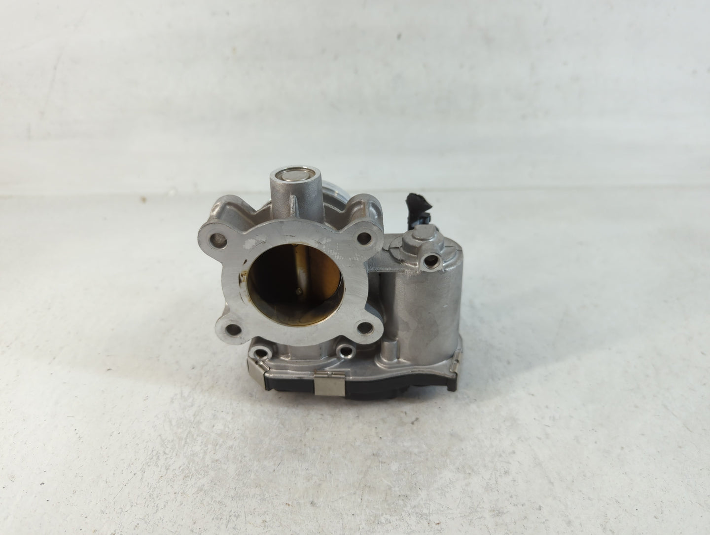 2018-2020 Chevrolet Equinox Throttle Body P/N:12671379AA Fits Fits 2013 2014 2015 2016 2017 2018 2019 2020 2021 OEM Used Aut