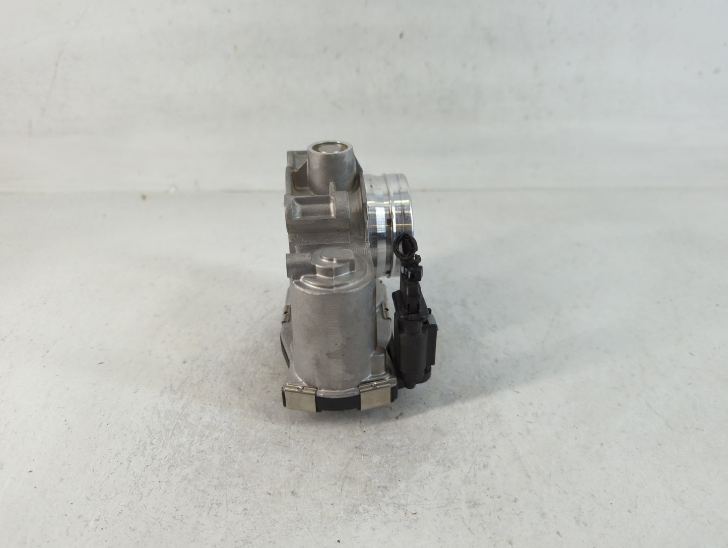 2018-2020 Chevrolet Equinox Throttle Body P/N:12671379AA Fits Fits 2013 2014 2015 2016 2017 2018 2019 2020 2021 OEM Used Aut