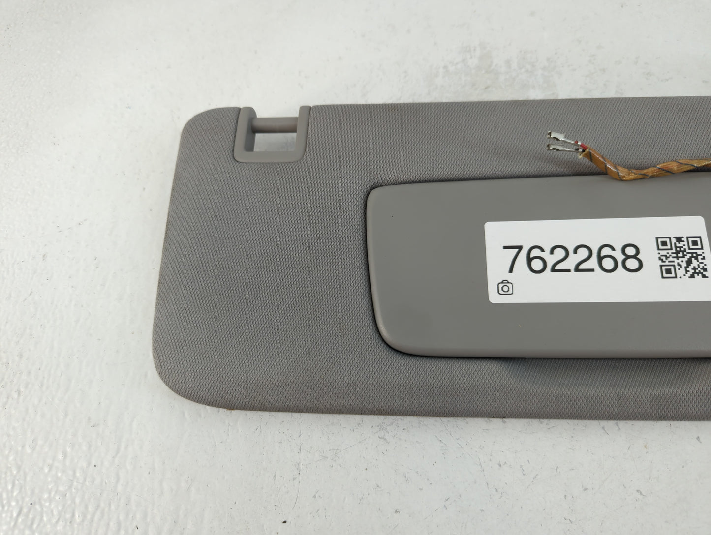 2018-2019 Chevrolet Equinox Sun Visor Shade Replacement Driver Left Mirror Fits Fits 2018 2019 OEM Used Auto Parts - Oemused