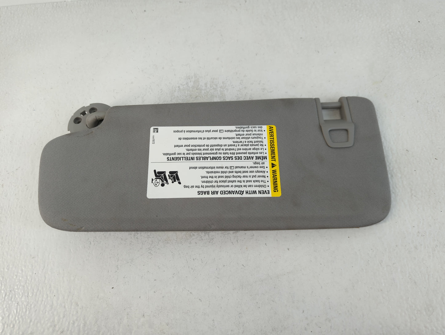 2018-2019 Chevrolet Equinox Sun Visor Shade Replacement Driver Left Mirror Fits Fits 2018 2019 OEM Used Auto Parts - Oemused