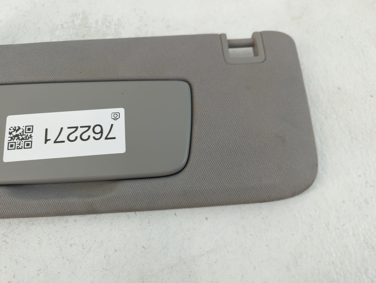 2018-2019 Chevrolet Equinox Sun Visor Shade Replacement Driver Left Mirror Fits Fits 2018 2019 OEM Used Auto Parts - Oemused