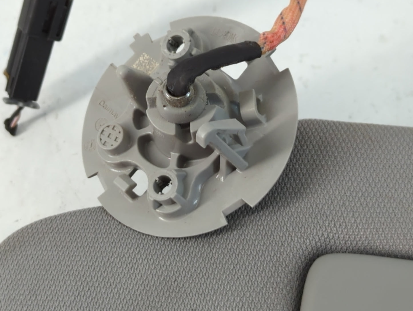 2018-2019 Chevrolet Equinox Sun Visor Shade Replacement Driver Left Mirror Fits Fits 2018 2019 OEM Used Auto Parts - Oemused