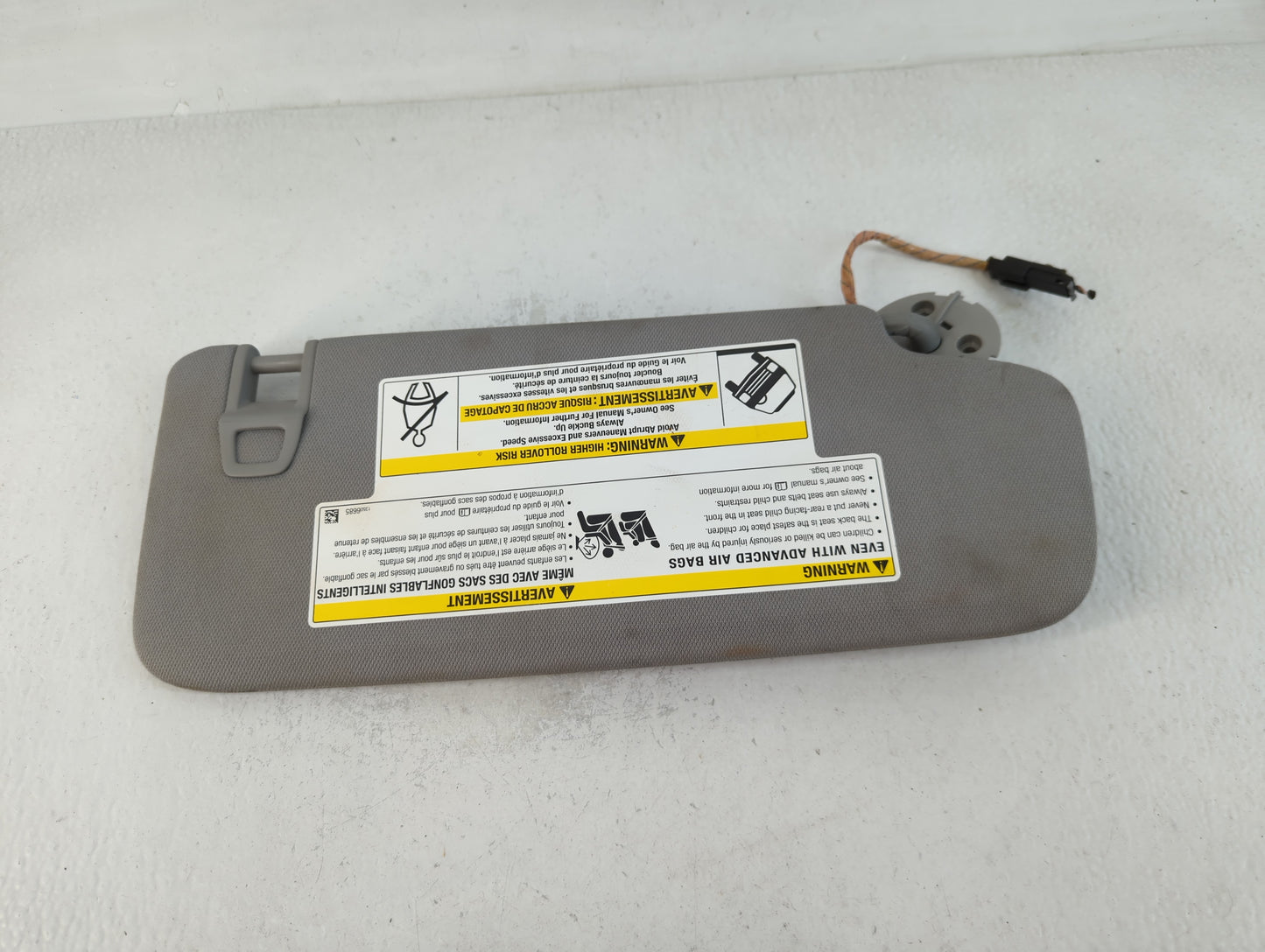 2018-2019 Chevrolet Equinox Sun Visor Shade Replacement Driver Left Mirror Fits Fits 2018 2019 OEM Used Auto Parts - Oemused