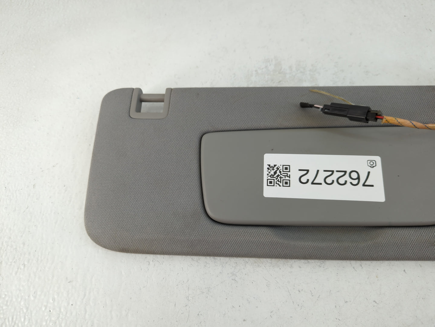 2018-2019 Chevrolet Equinox Sun Visor Shade Replacement Passenger Right Mirror Fits Fits 2018 2019 OEM Used Auto Parts - Oem