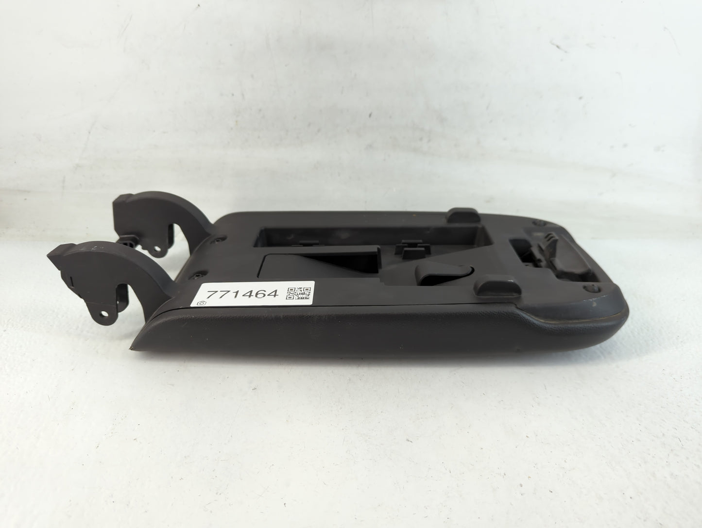 2018 Chevrolet Equinox Center Console Armrest Cover Lid Fits OEM Used Auto Parts - Oemusedautoparts1.com