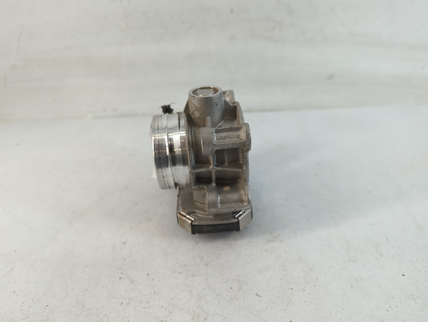 2018-2022 Chevrolet Equinox Throttle Body P/N:12671379AA Fits Fits 2016 2017 2018 2019 2020 2021 2022 OEM Used Auto Parts - 