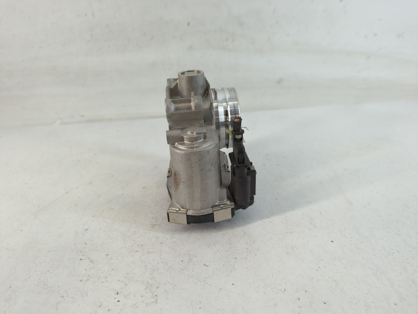 2018-2022 Chevrolet Equinox Throttle Body P/N:12671379AA Fits Fits 2016 2017 2018 2019 2020 2021 2022 OEM Used Auto Parts - 