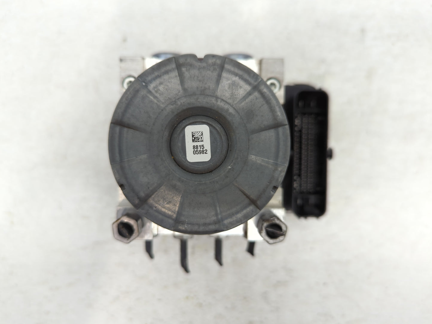 2018-2019 Chevrolet Equinox ABS Pump Control Module Replacement P/N:84374040 Fits Fits 2018 2019 2020 2021 OEM Used Auto Par