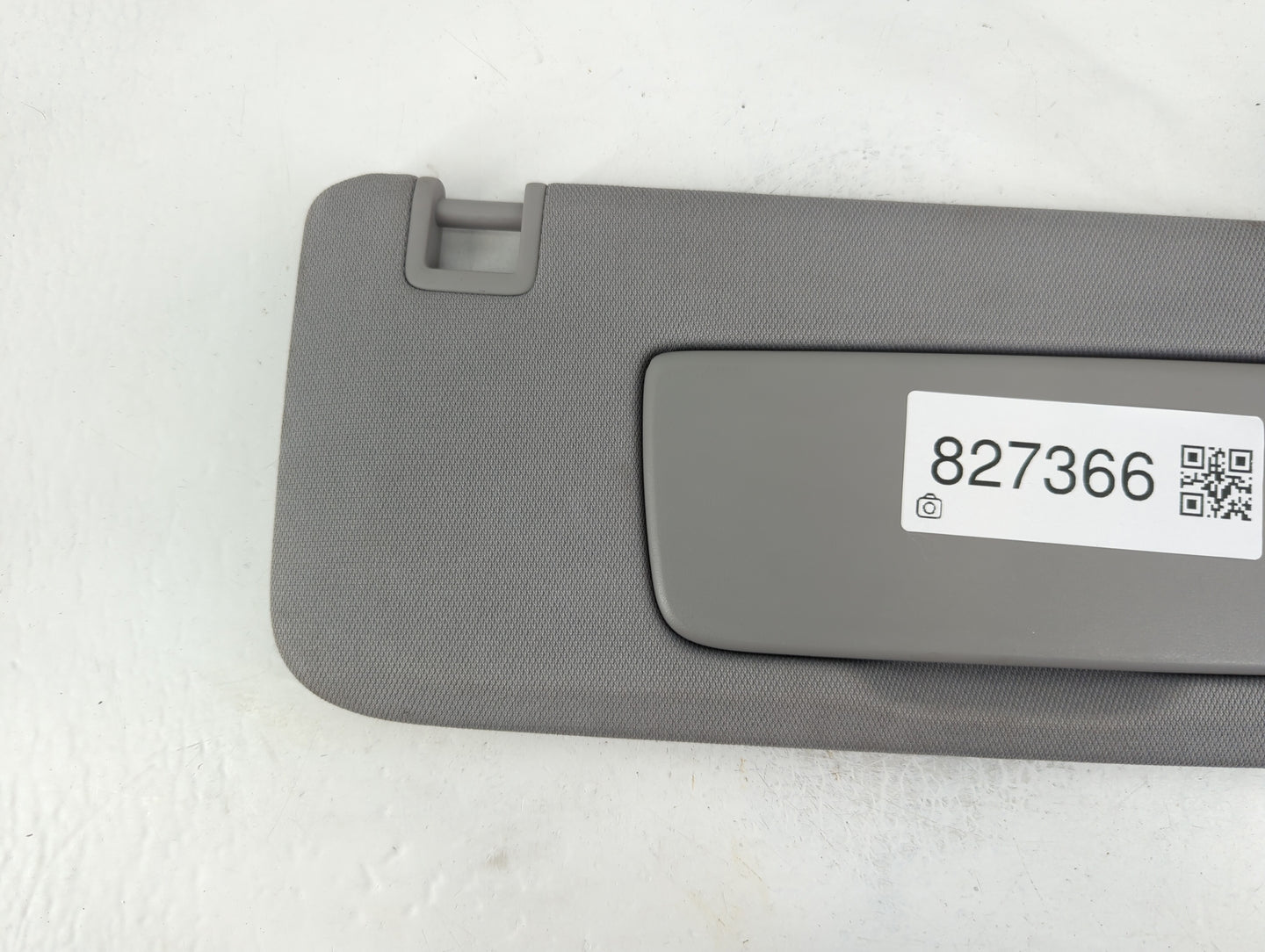 2018-2019 Chevrolet Equinox Sun Visor Shade Replacement Passenger Right Mirror Fits Fits 2018 2019 OEM Used Auto Parts - Oem