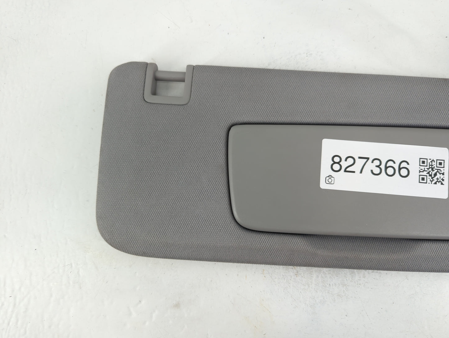 2018-2019 Chevrolet Equinox Sun Visor Shade Replacement Passenger Right Mirror Fits Fits 2018 2019 OEM Used Auto Parts - Oem