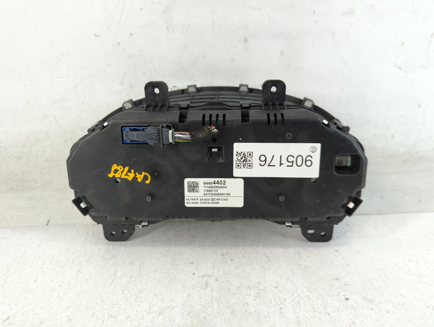 2018 Chevrolet Equinox Instrument Cluster Speedometer Gauges P/N:84404402 Fits OEM Used Auto Parts - Oemusedautoparts1.com