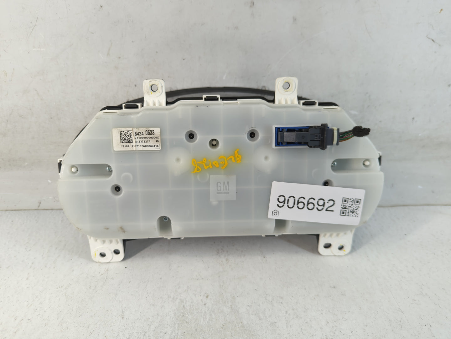 2018 Chevrolet Equinox Instrument Cluster Speedometer Gauges P/N:84240633 Fits OEM Used Auto Parts - Oemusedautoparts1.com