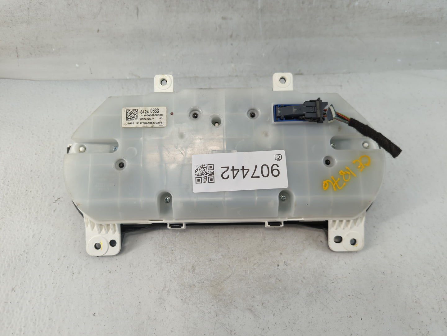 2018 Chevrolet Equinox Instrument Cluster Speedometer Gauges P/N:84240633 Fits OEM Used Auto Parts - Oemusedautoparts1.com