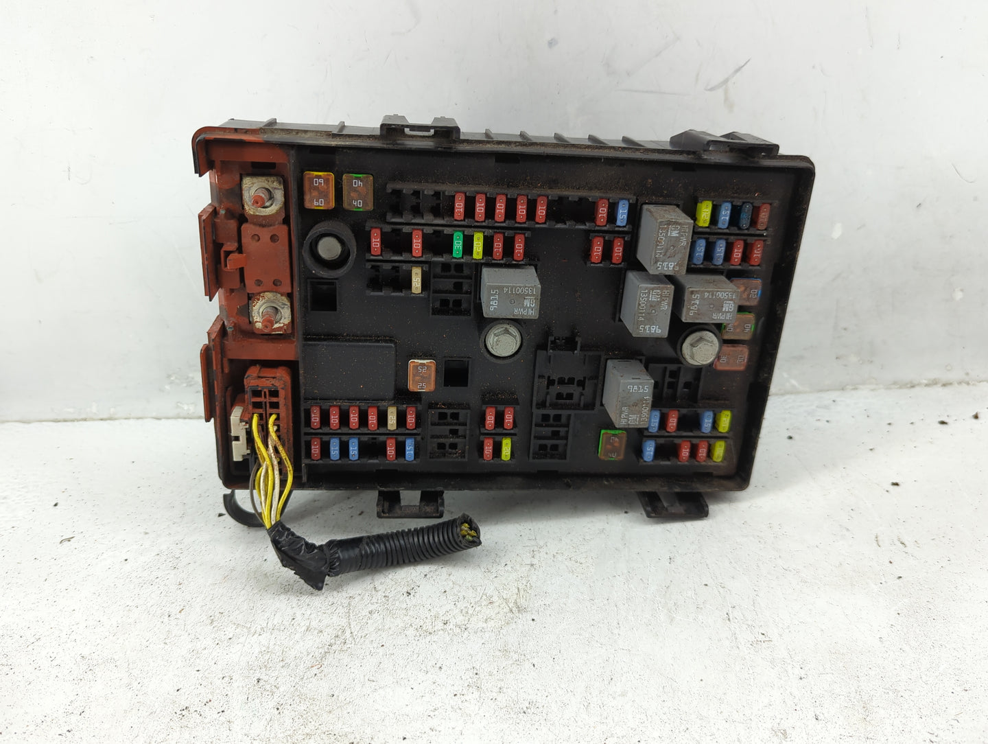2018-2020 Chevrolet Express 2500 Fusebox Fuse Box Panel Relay Module P/N:84188429 Fits Fits 2018 2019 2020 OEM Used Auto Par