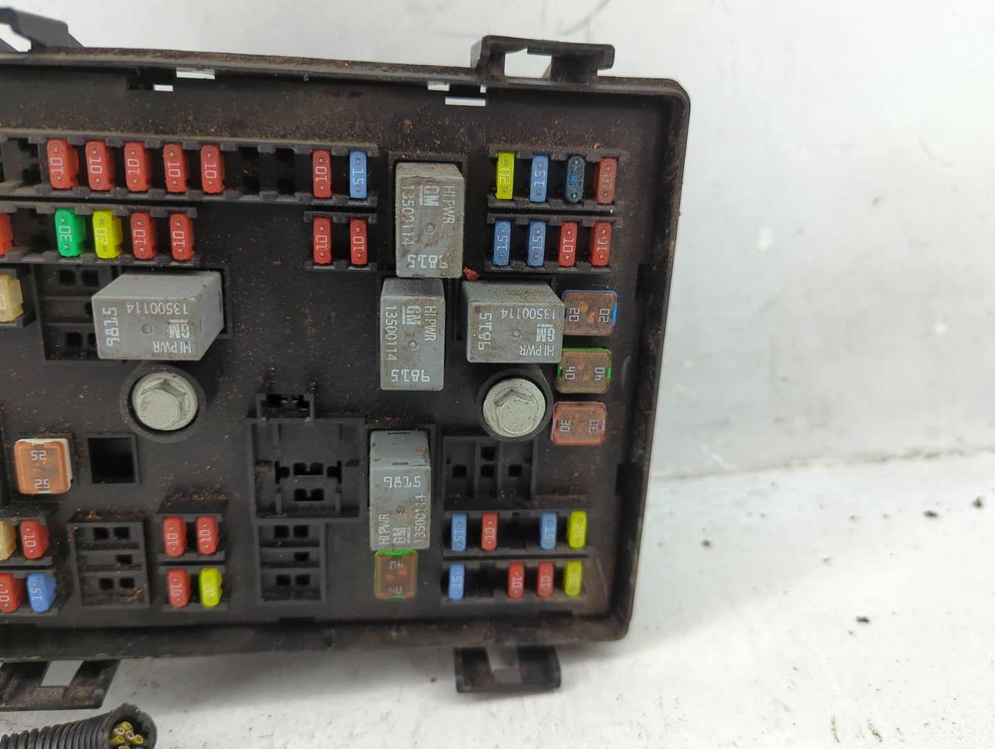 2018-2020 Chevrolet Express 2500 Fusebox Fuse Box Panel Relay Module P/N:84188429 Fits Fits 2018 2019 2020 OEM Used Auto Par