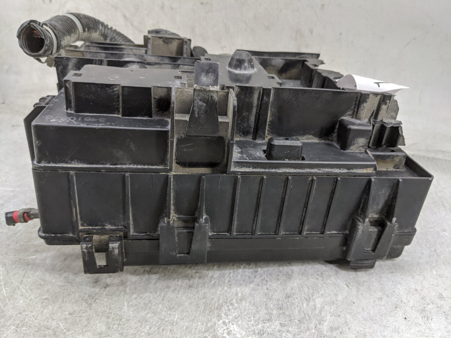 2018-2020 Chevrolet Express 2500 Fusebox Fuse Box Panel Relay Module P/N:84510873 84184428 Fits Fits 2018 2019 2020 OEM Used