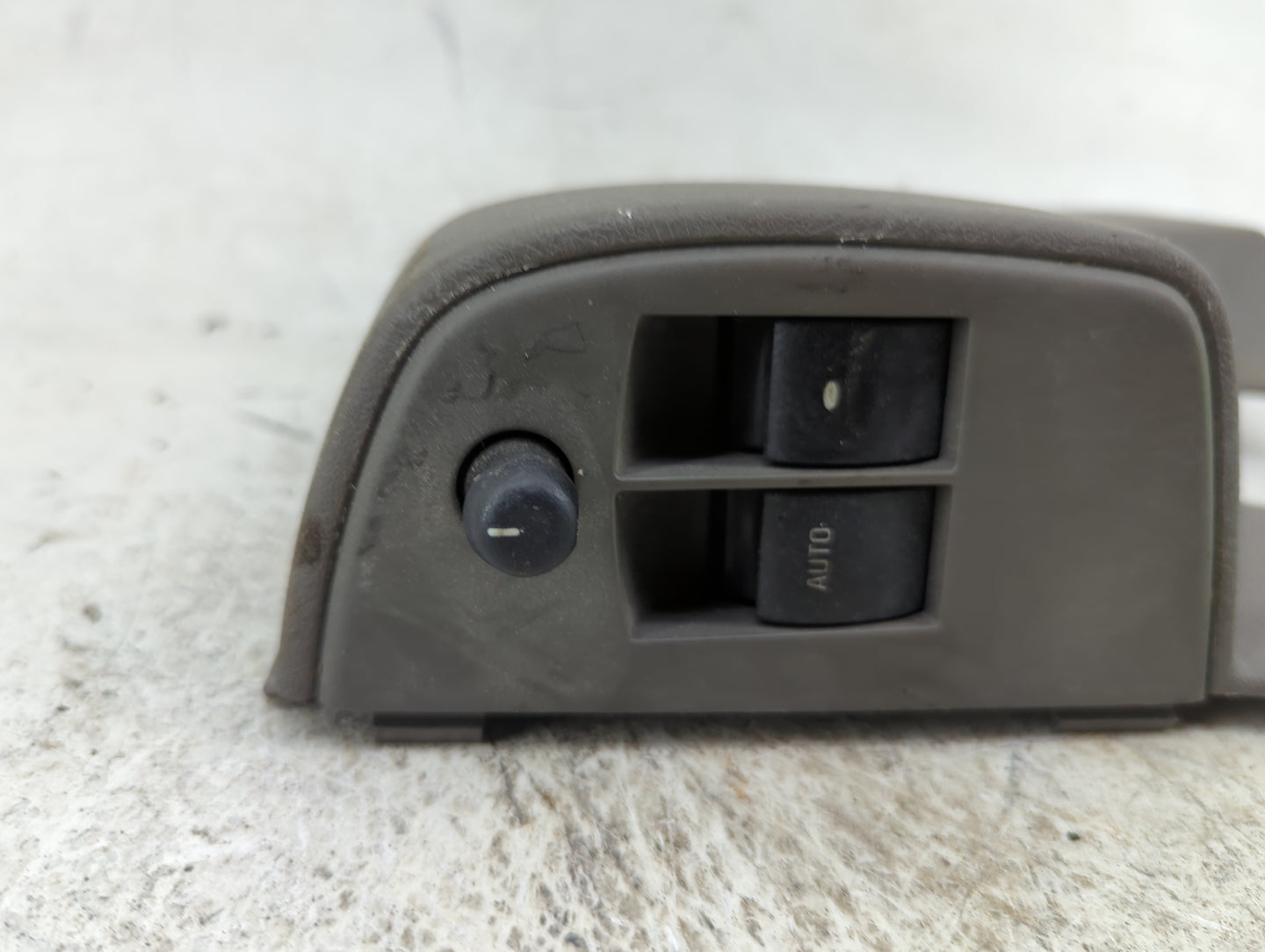2008-2021 Chevrolet Express 2500 Master Power Window Switch Replacement Driver Side Left P/N:84074346 183126556 Fits OEM Use