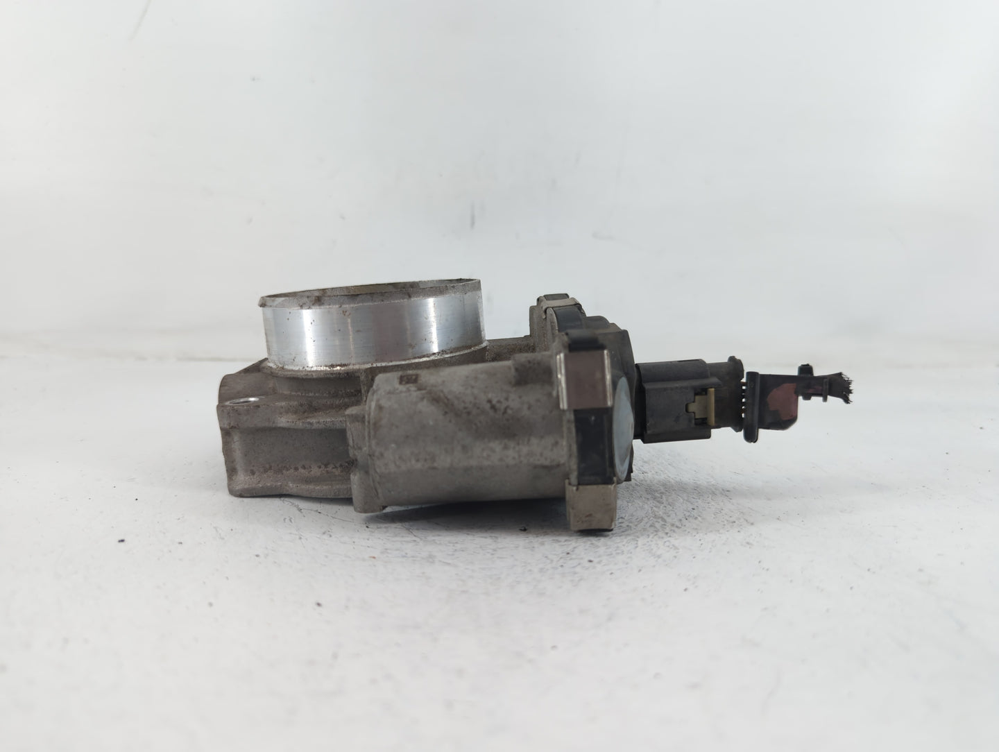 2018 Chevrolet Express 2500 Throttle Body P/N:12676296AA Fits Fits 2016 2017 2019 2020 2021 2022 OEM Used Auto Parts - Oemus