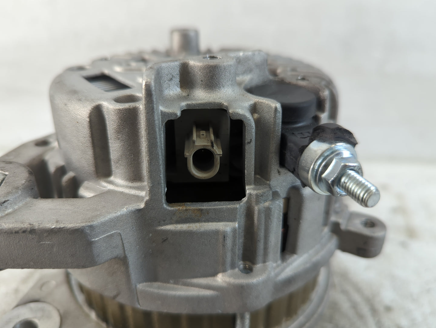 2018 Chevrolet Hhr Alternator Replacement Generator Charging Assembly Engine OEM Fits OEM Used Auto Parts - Oemusedautoparts