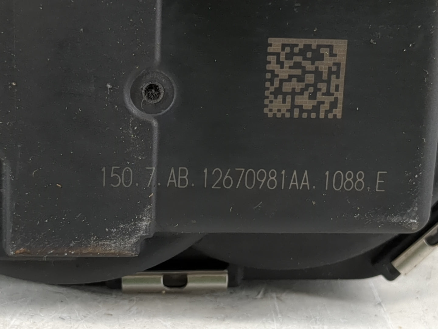 2012-2020 Chevrolet Impala Throttle Body P/N:12670981AA Fits Fits 2012 2013 2014 2015 2016 2017 2018 2019 2020 2021 2022 OEM