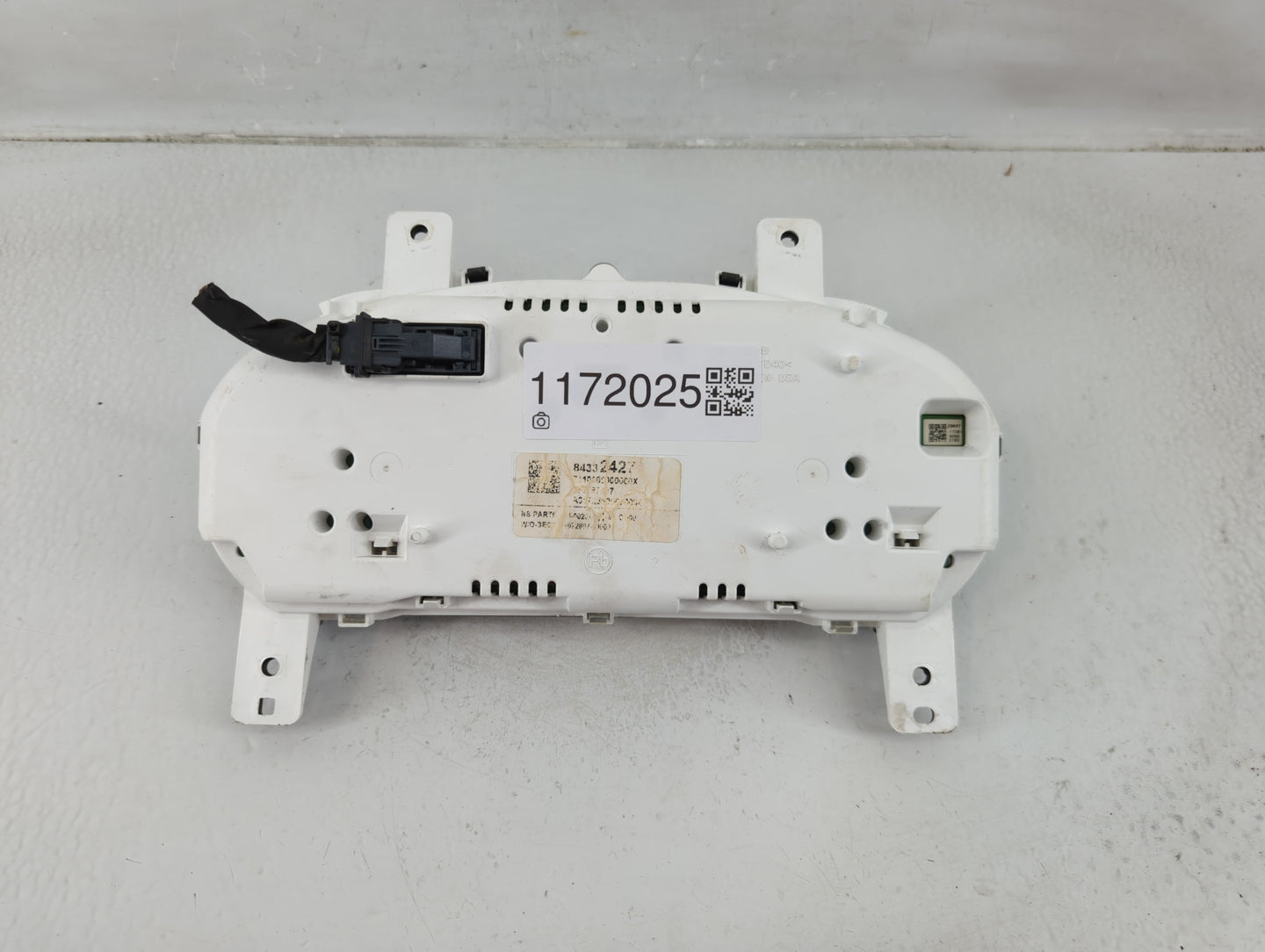 2017-2020 Chevrolet Impala Instrument Cluster Speedometer Gauges P/N:84332427 Fits Fits 2017 2018 2019 2020 OEM Used Auto Pa