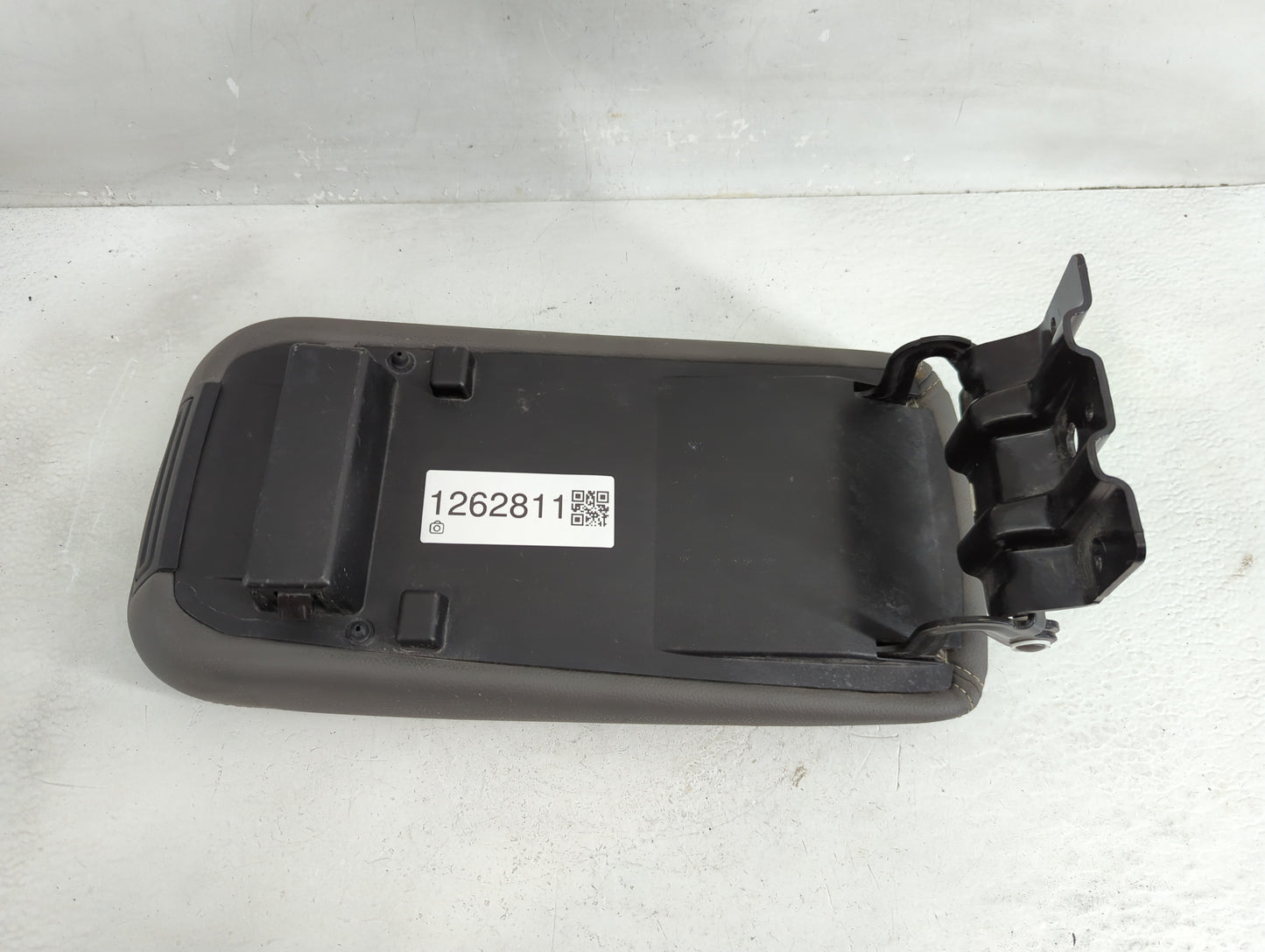 2018 Chevrolet Impala Center Console Armrest Cover Lid Fits OEM Used Auto Parts - Oemusedautoparts1.com