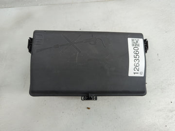 2016-2019 Chevrolet Impala Fusebox Fuse Box Panel Relay Module P/N:812461952 Fits Fits 2016 2017 2018 2019 OEM Used Auto Par