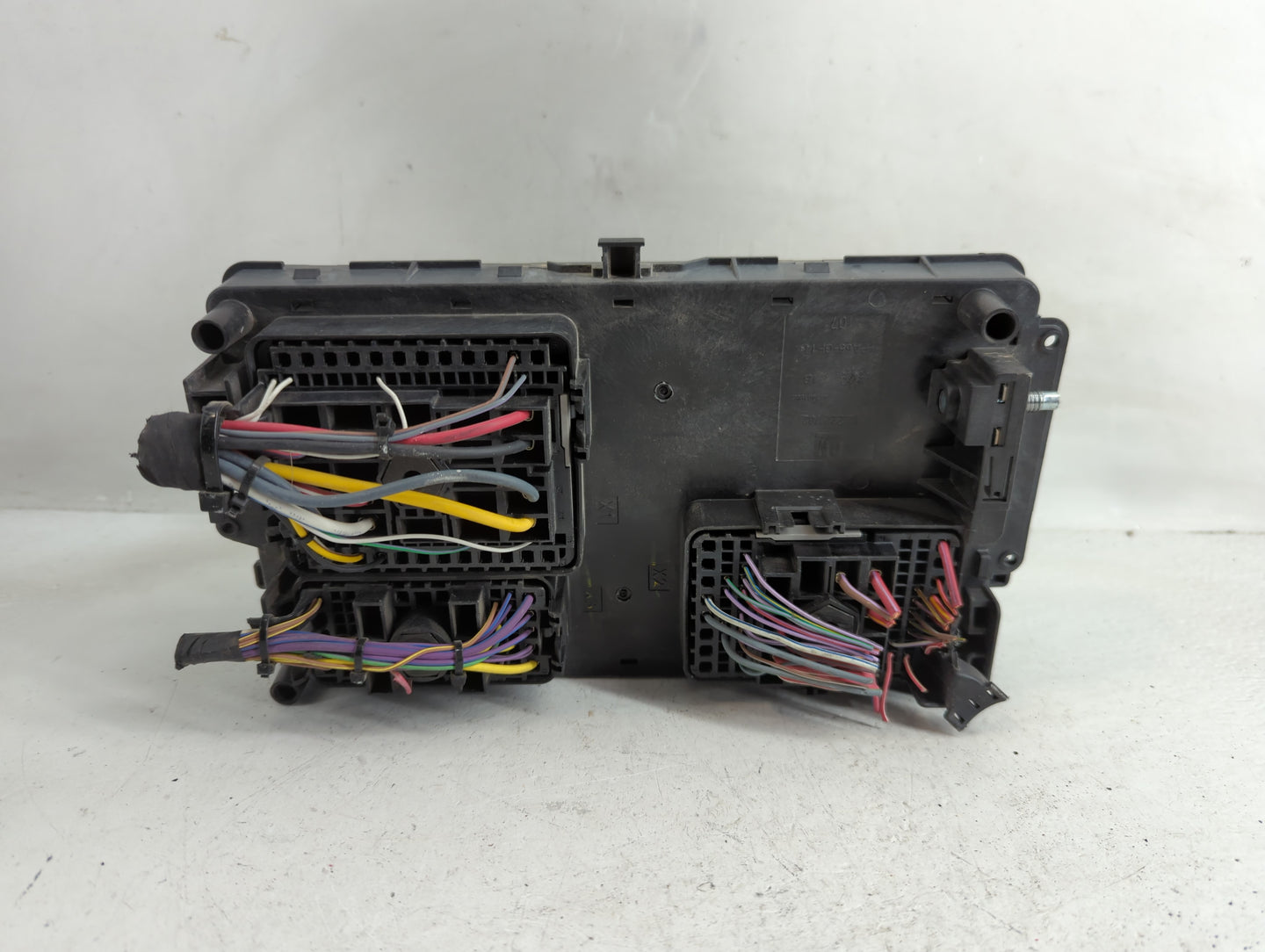 2016-2019 Chevrolet Impala Fusebox Fuse Box Panel Relay Module P/N:812461952 Fits Fits 2016 2017 2018 2019 OEM Used Auto Par