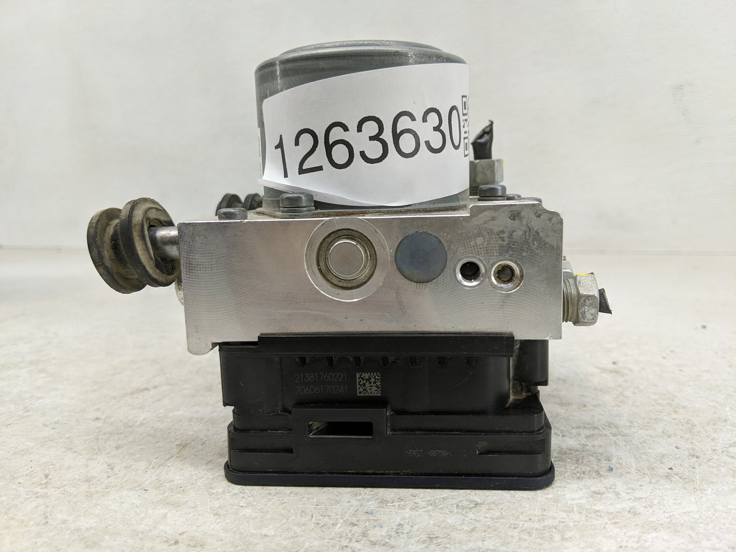 2017-2020 Chevrolet Impala ABS Pump Control Module Replacement P/N:84092226 Fits Fits 2017 2018 2019 2020 OEM Used Auto Part