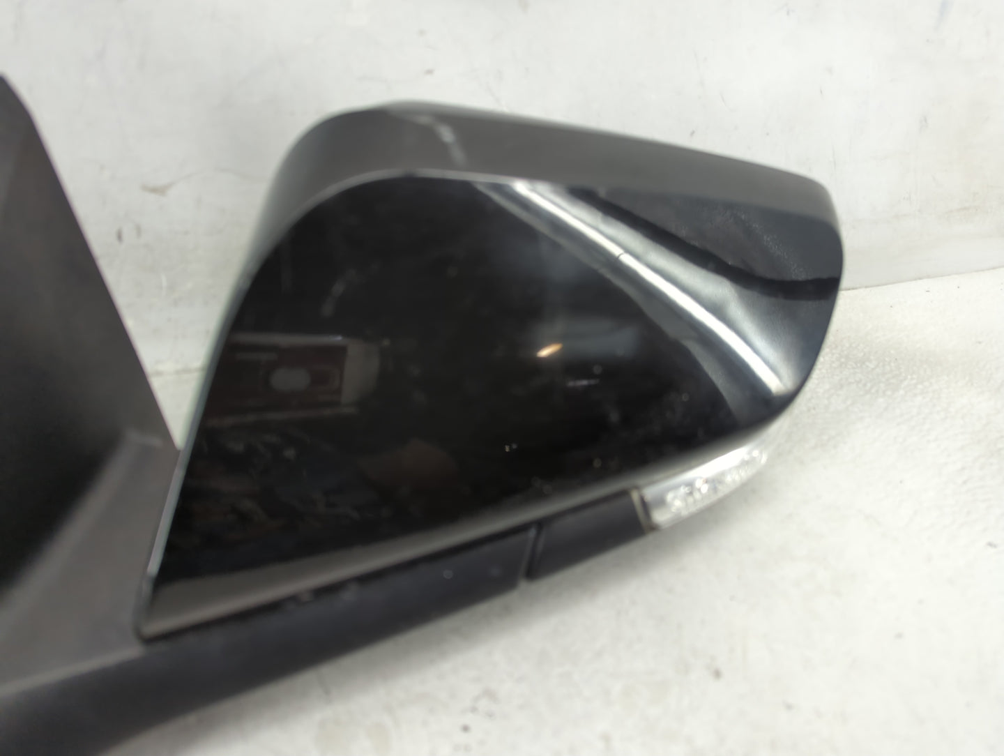 2018 Chevrolet Impala Driver Side View Mirror - Left Door Mirror OEM Used - Oemusedautoparts1.com
