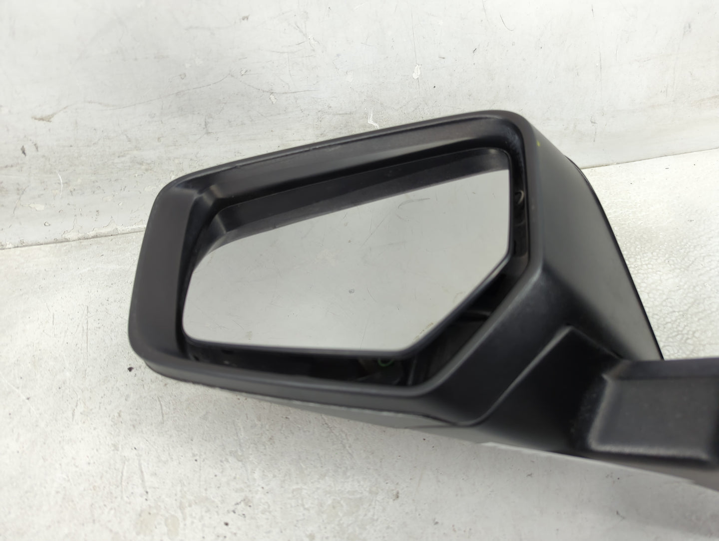 2018 Chevrolet Impala Driver Side View Mirror - Left Door Mirror OEM Used - Oemusedautoparts1.com