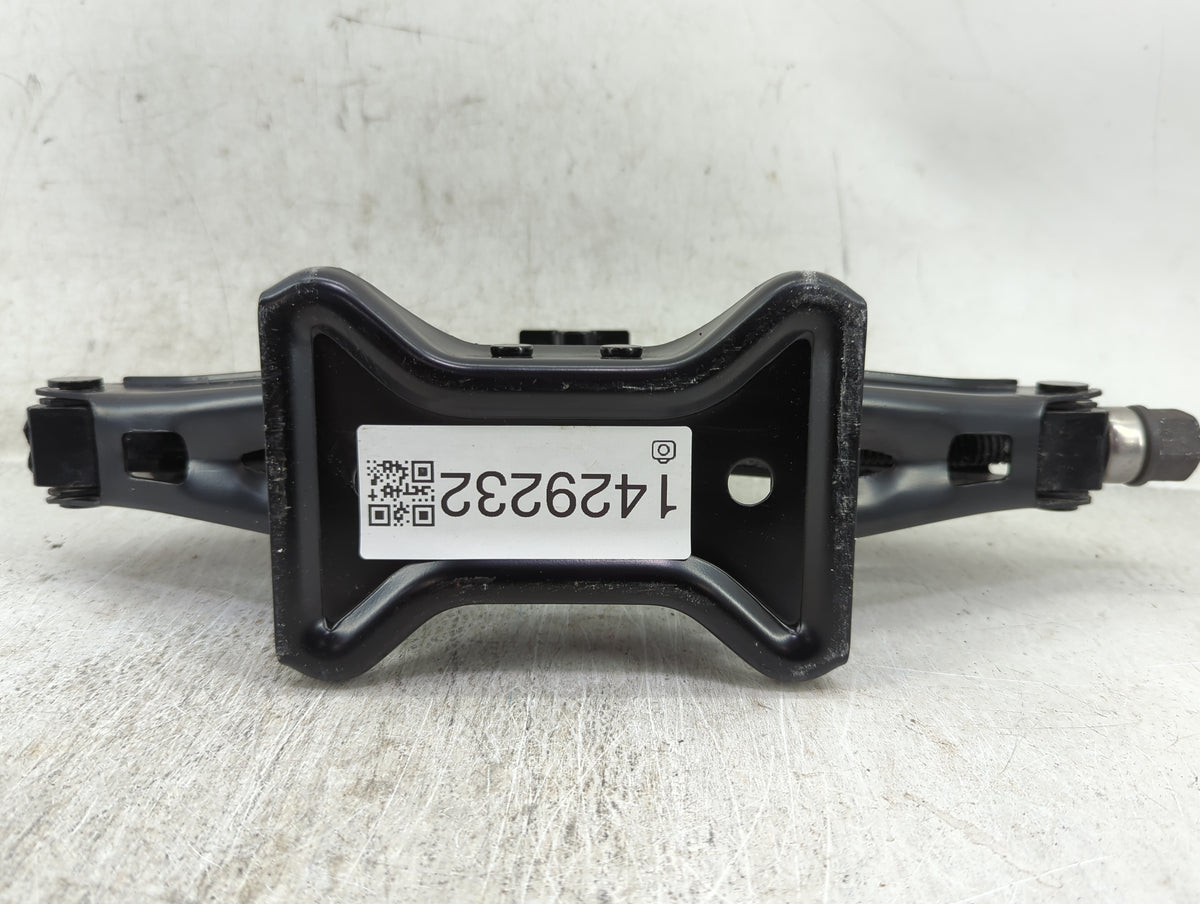 2018 Chevrolet Impala Spare Scissor Car Jack - Oemusedautoparts1.com