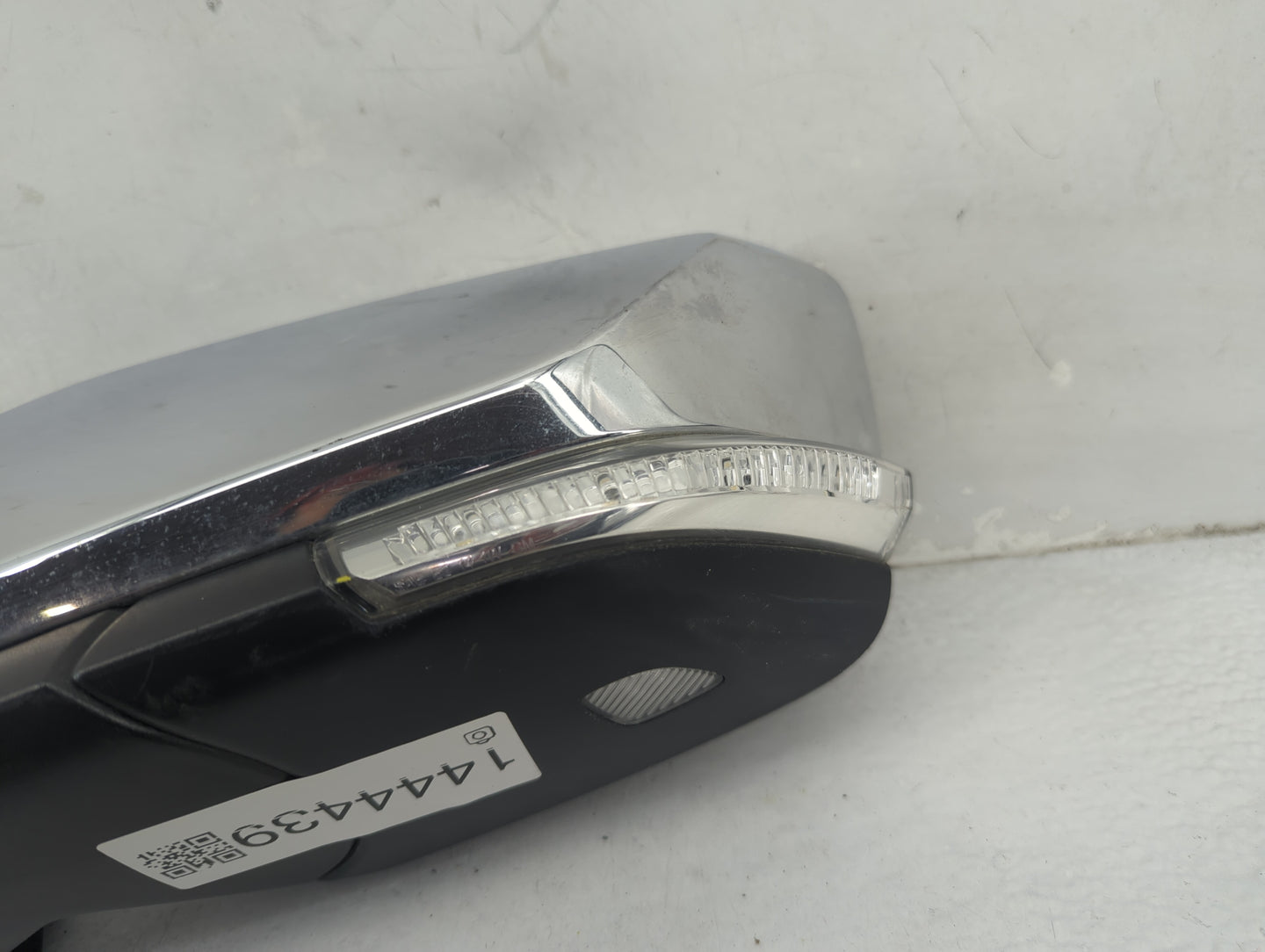 2018 Chevrolet Impala Driver Side View Mirror - Left Door Mirror OEM Used - Oemusedautoparts1.com