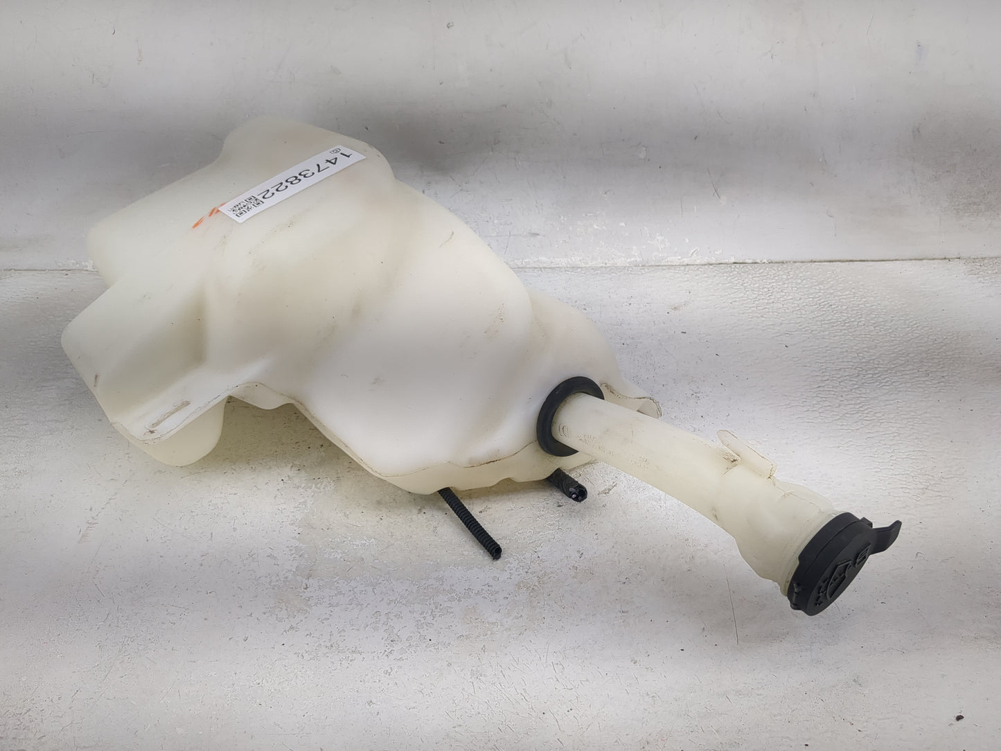 2014-2020 Chevrolet Impala Windshield Washer Fluid Reservoir Bottle Oem 1473822 - Oemusedautoparts1.com
