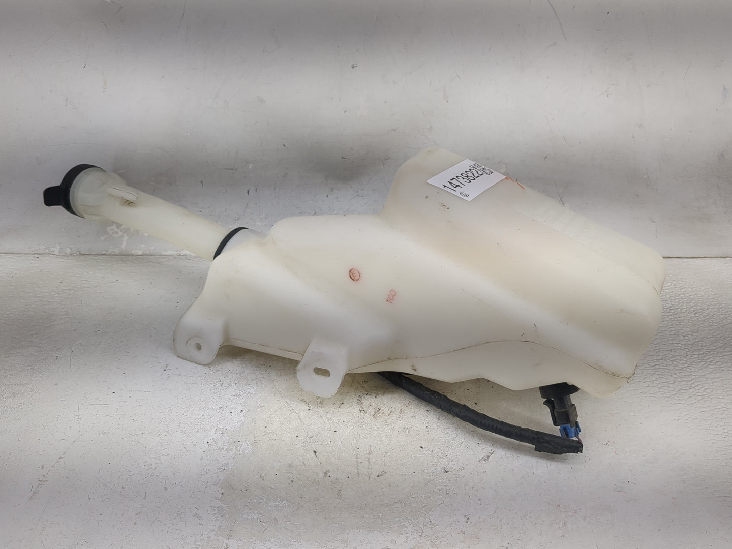 2014-2020 Chevrolet Impala Windshield Washer Fluid Reservoir Bottle Oem 1473822 - Oemusedautoparts1.com