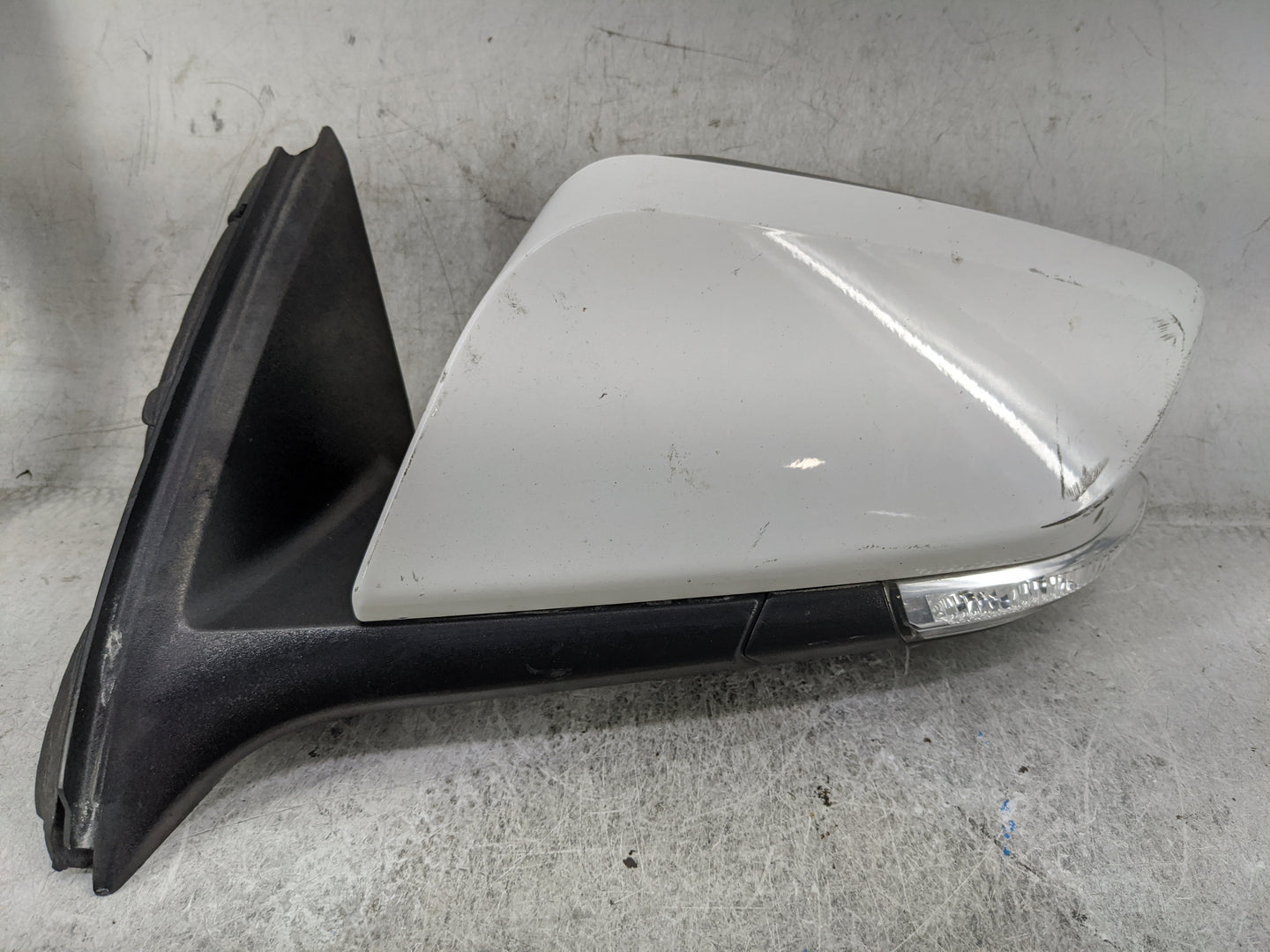 2016-2020 Chevrolet Impala Driver Side View Mirror - Left Door Mirror OEM Used - Oemusedautoparts1.com