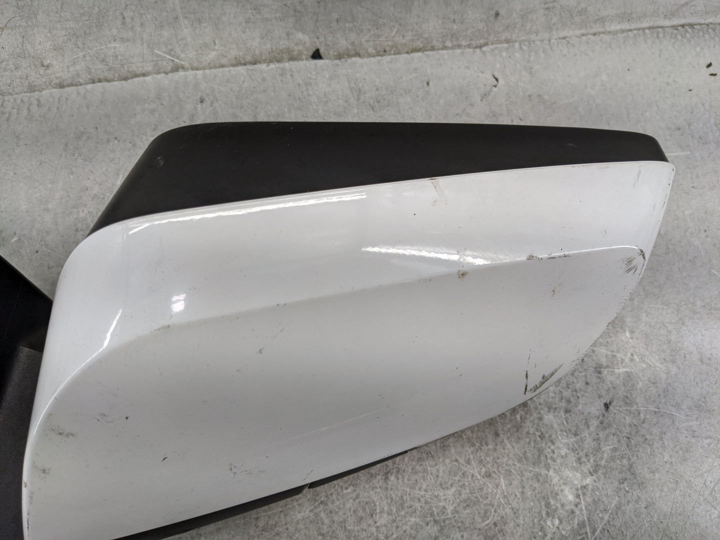 2016-2020 Chevrolet Impala Driver Side View Mirror - Left Door Mirror OEM Used - Oemusedautoparts1.com