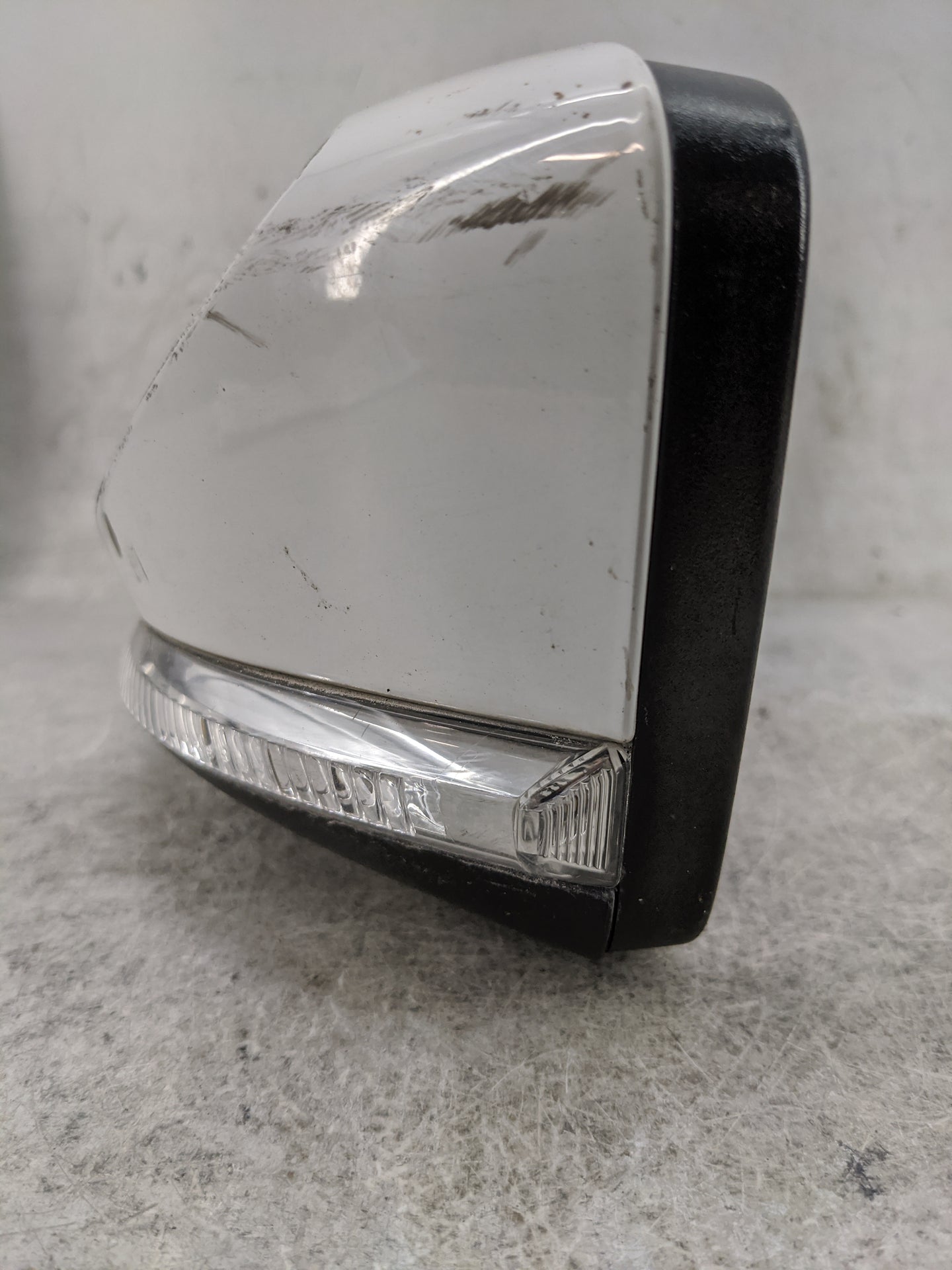 2016-2020 Chevrolet Impala Driver Side View Mirror - Left Door Mirror OEM Used - Oemusedautoparts1.com