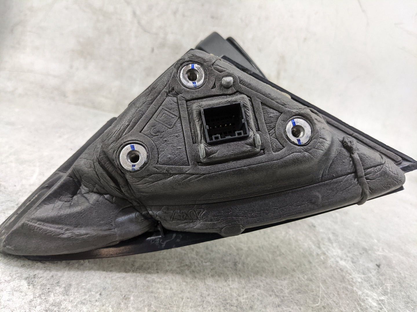 2016-2020 Chevrolet Impala Driver Side View Mirror - Left Door Mirror OEM Used - Oemusedautoparts1.com