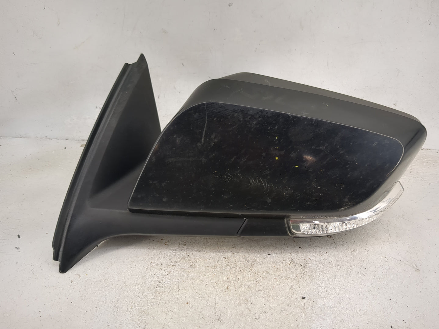 2016-2020 Chevrolet Impala Driver Side View Mirror - Left Door Mirror OEM Used - Oemusedautoparts1.com