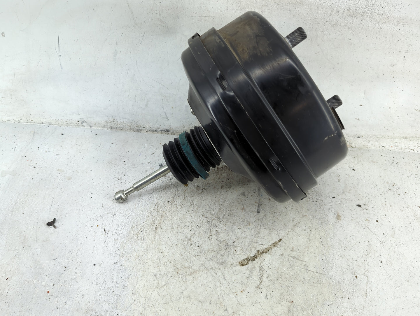 2014-2020 Chevrolet Impala Power Brake Booster Oem 1490337 - Oemusedautoparts1.com