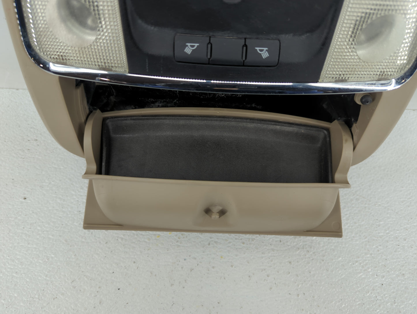 Chevrolet Impala Overhead Console W/rear Climate Control Beige - Oemusedautoparts1.com