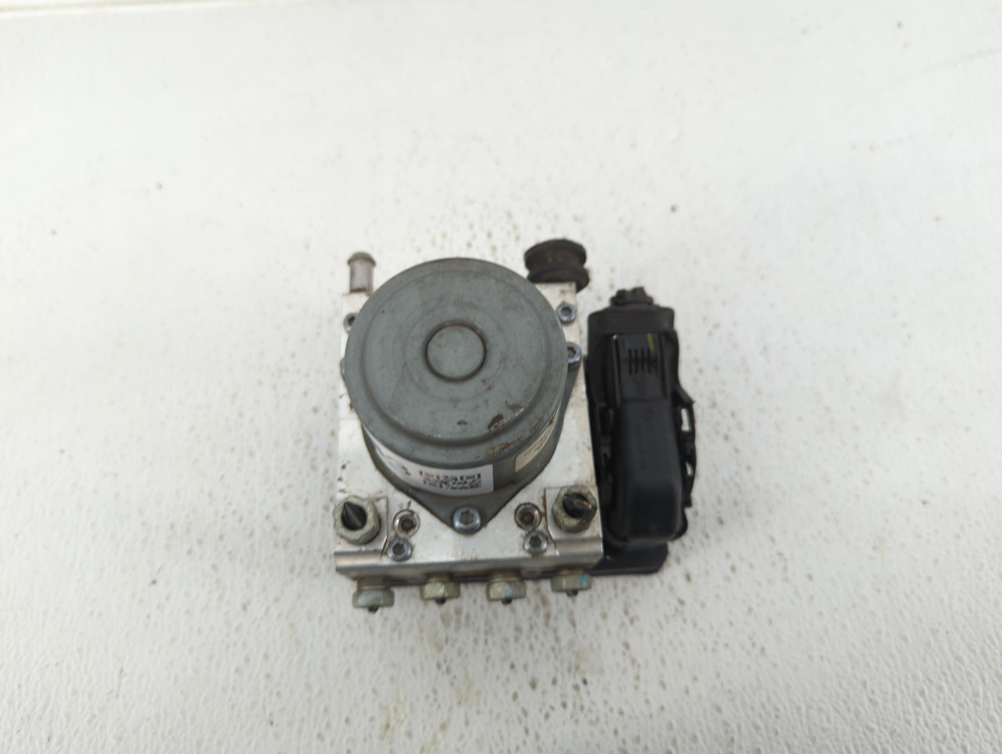 2017-2020 Chevrolet Impala ABS Pump Control Module Replacement P/N:84092226 Fits Fits 2017 2018 2019 2020 OEM Used Auto Part